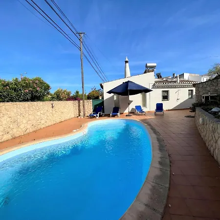 Lagos Country Villa With Pool By Homing Villa *